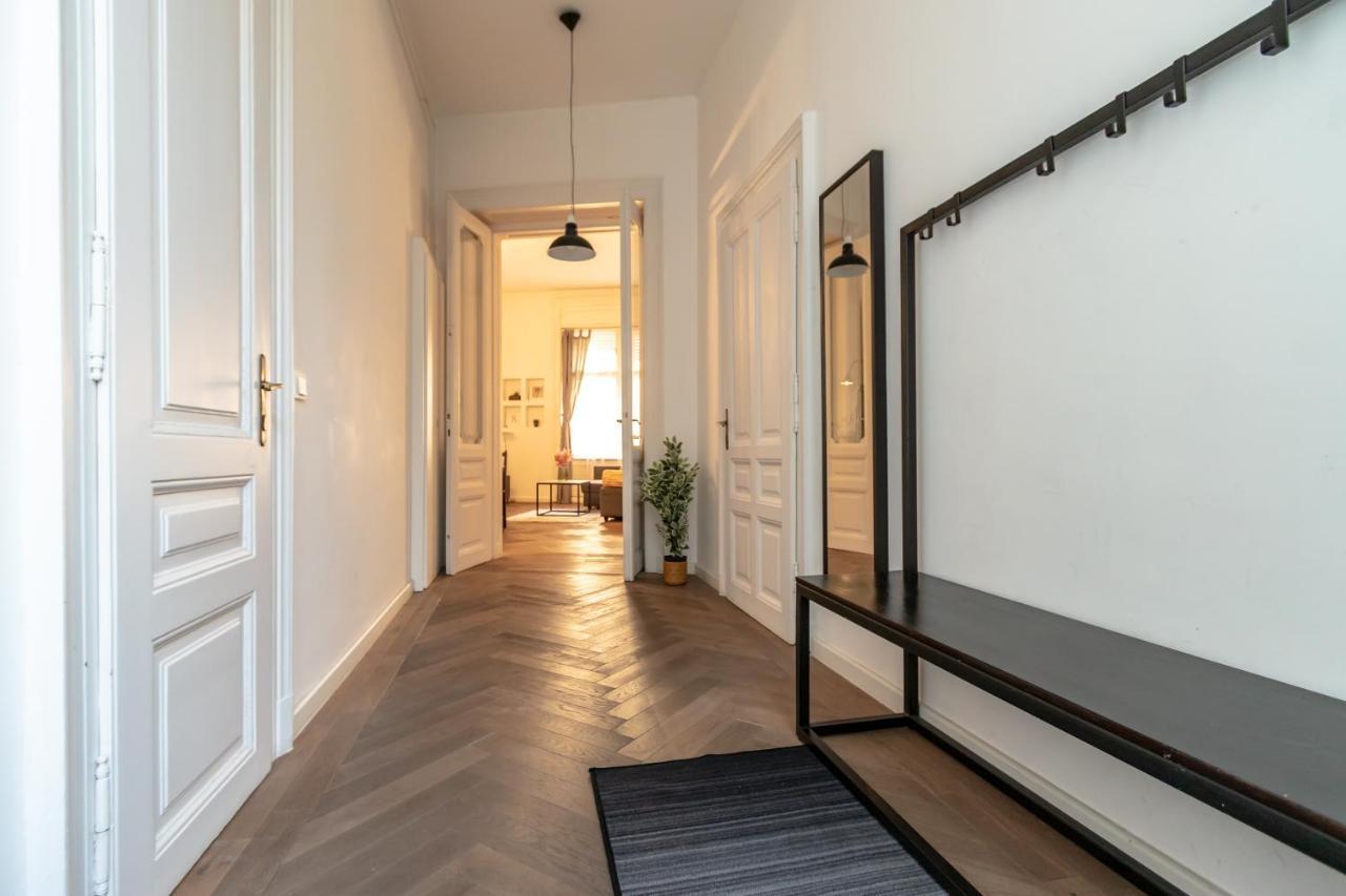 Friendly Home In The Center With 2Bedrooms Budapest Luaran gambar